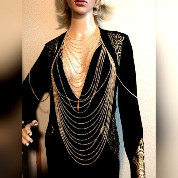 Elegant Black and Gold Maxi Dress - Picture 4 of 15